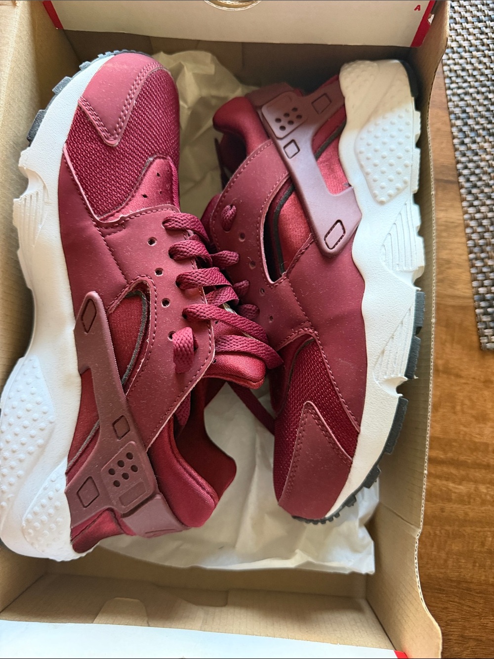 Burgundy huaraches